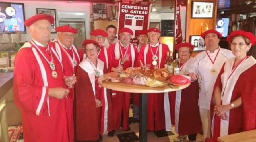 [Marché Nocturne – 30 juillet St Genix ] découvrez la confrérie du Gâteau de St Genix qui vous propose une petite gourmandise 100% locale pour le dessert